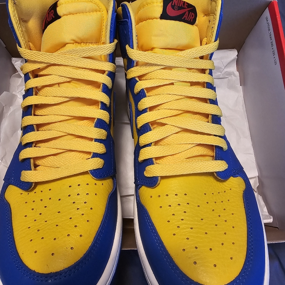 Jordan 1 Retro High OG Size 10.5W Reverse Laney - Picture 4 of 5